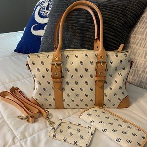 Dooney & Bourke Purse